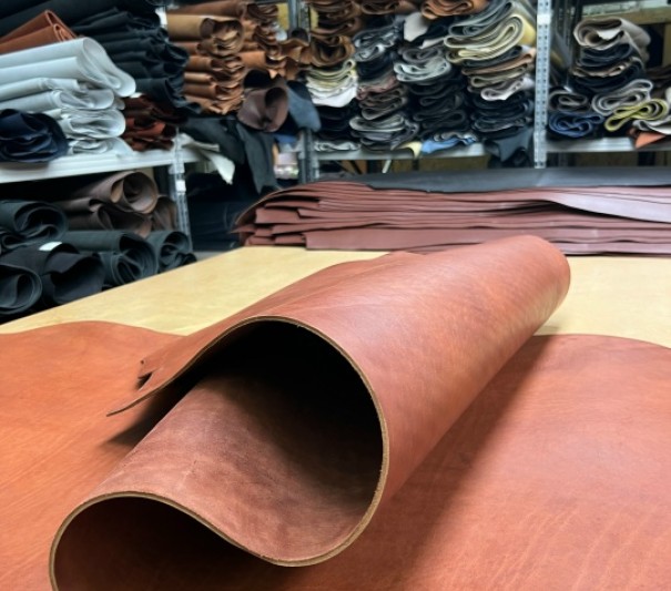 Краст Ременной Коричневый, без финиша, 3,5+ мм, средний размер 180-200 дм²	